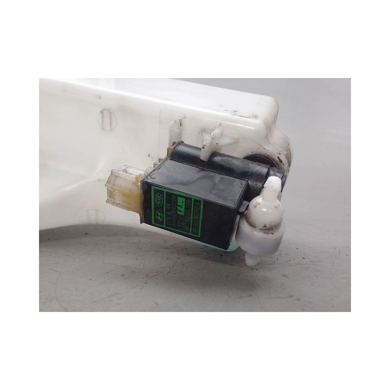 RESERVOIR LAVE-GLACE AVANT KIA VENGA