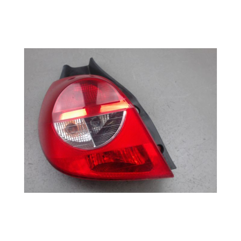 FEU ARRIERE GAUCHE  RENAULT CLIO