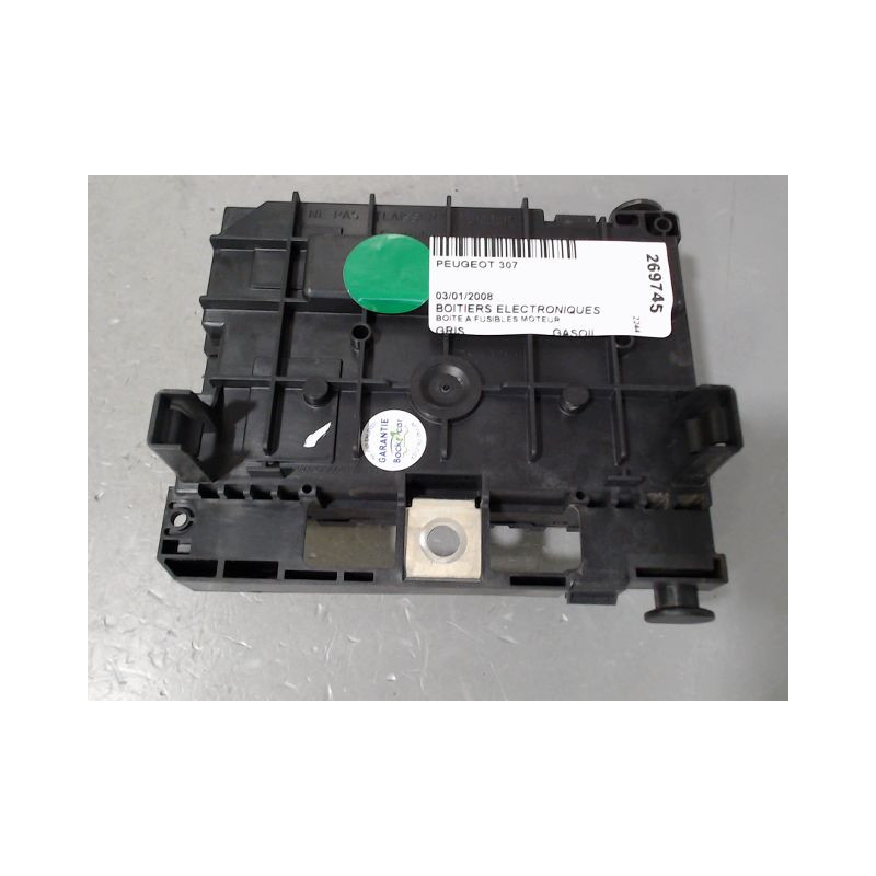 BOITE A FUSIBLES PEUGEOT 307