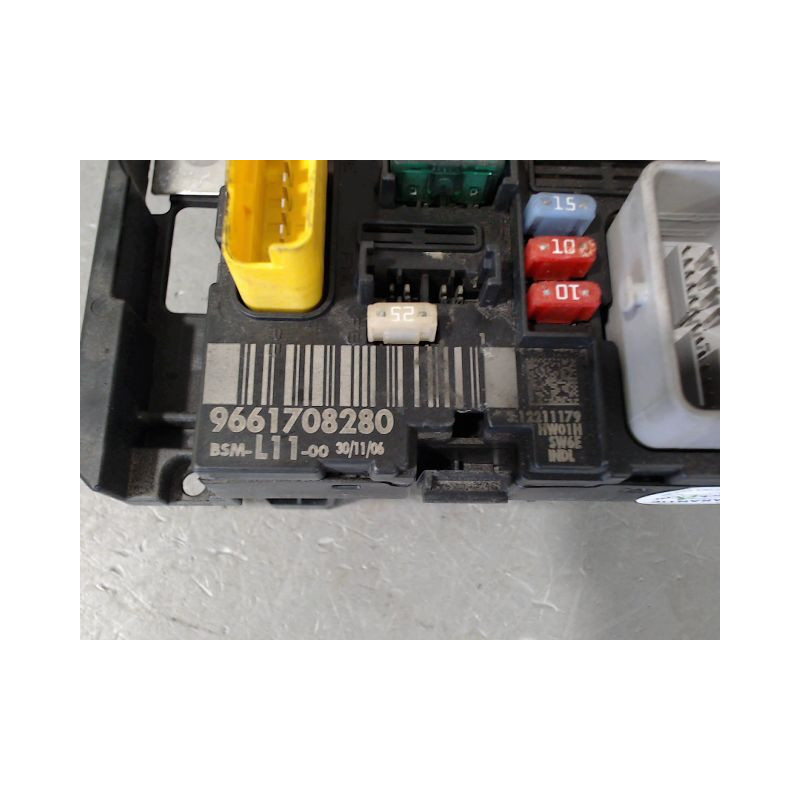BOITE A FUSIBLES PEUGEOT 307