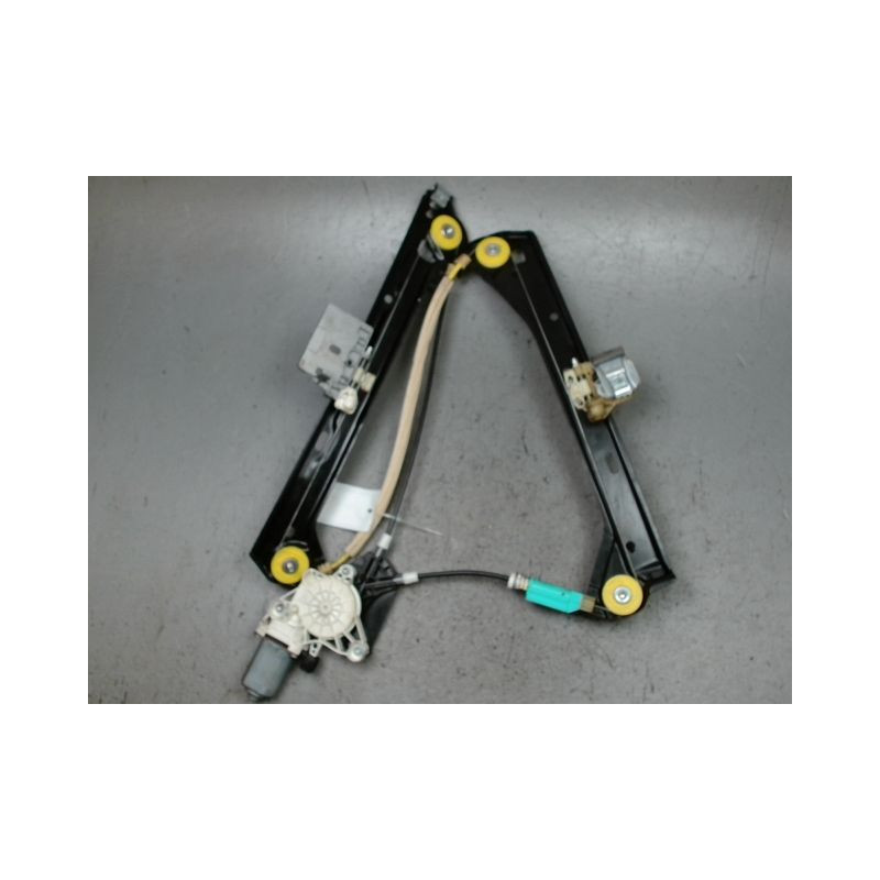 MECANISME+MOTEUR LEVE-GLACE AVANT DROIT MERCEDES CLA