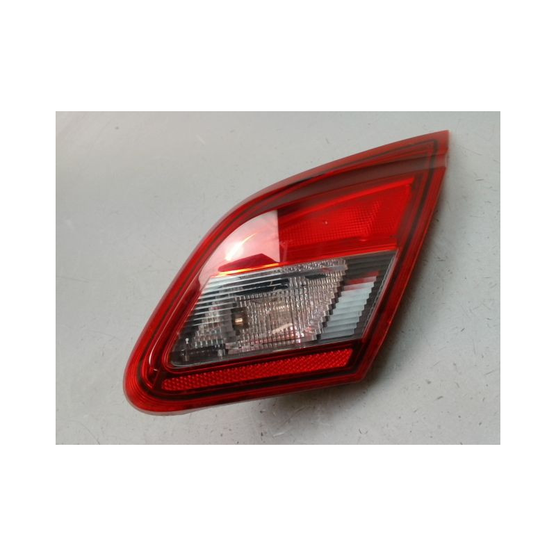 FEU ARRIERE INTERIEUR DROIT OPEL CORSA 2010-