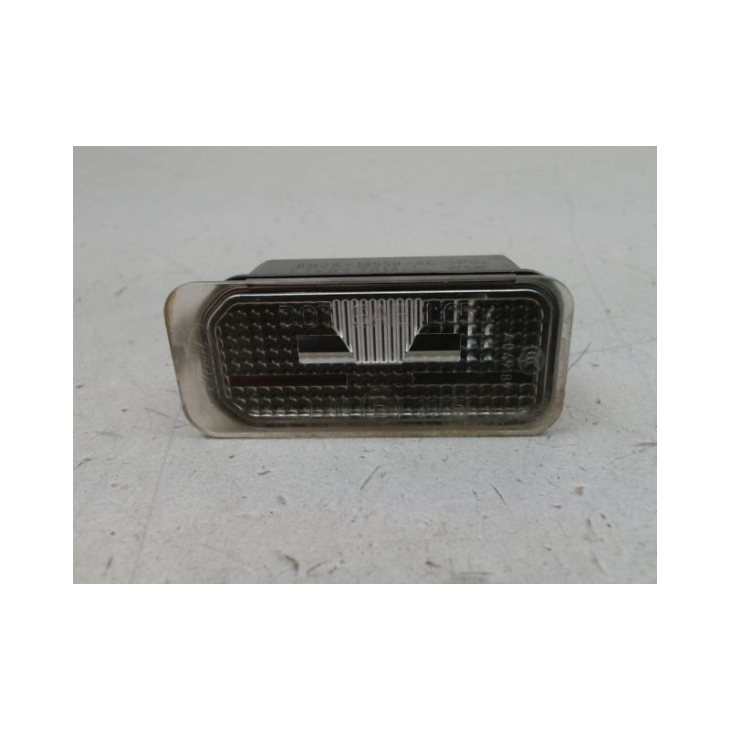 ECLAIREUR PLAQUE DE POLICE DROIT FORD FIESTA 2010-