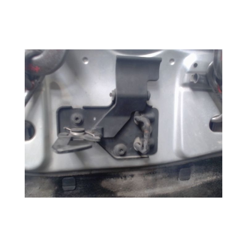 CAPOT VOLKSWAGEN POLO 02-05