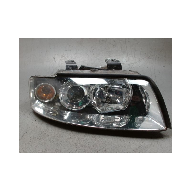 PHARE DROIT AUDI A4 2001-