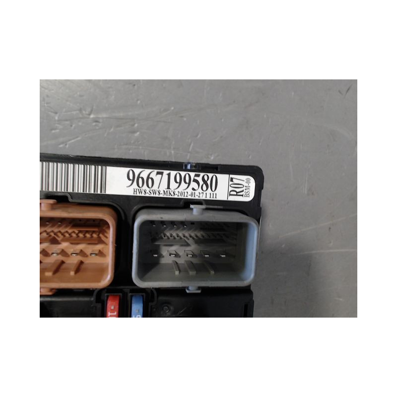 BOITE A FUSIBLES PEUGEOT 207 2006-2013