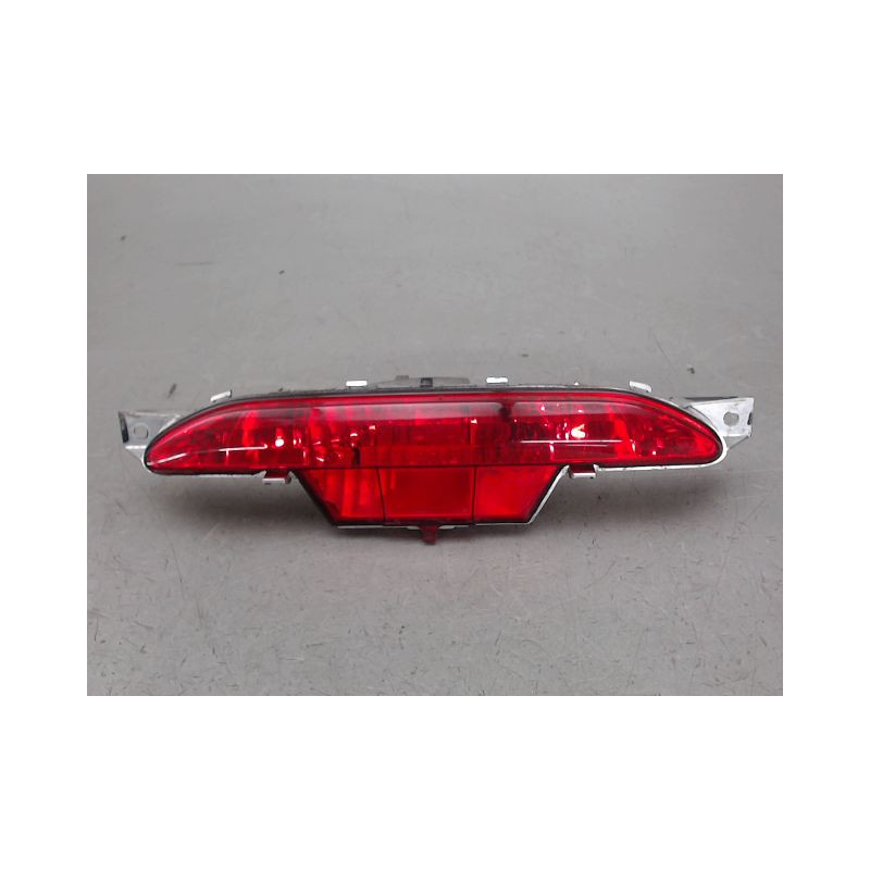 FEU BROUILLARD CENTRAL ARRIERE PEUGEOT 208