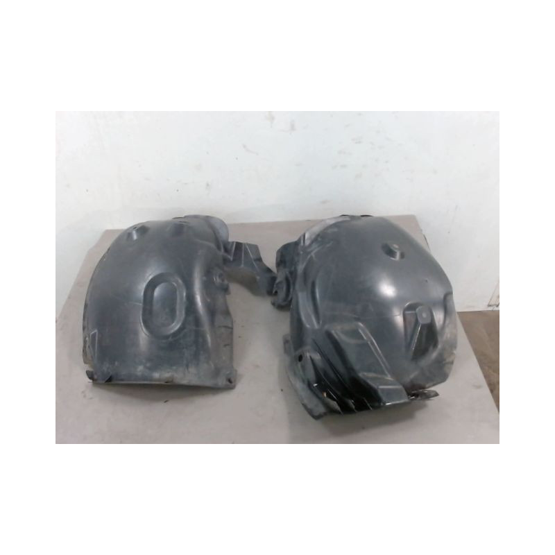 PARE-BOUE AVANT DROIT RENAULT MEGANE