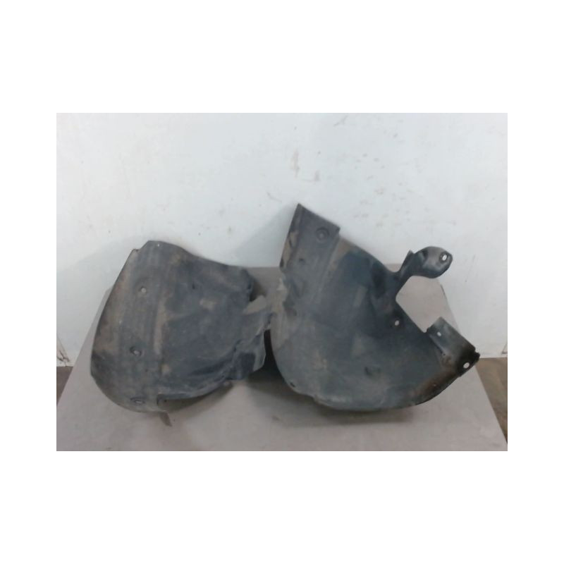 PARE-BOUE AVANT GAUCHE RENAULT MEGANE