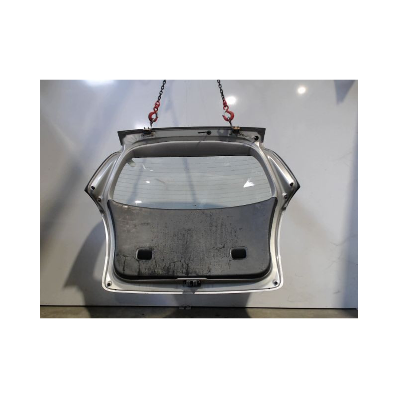 HAYON TOYOTA COROLLA VERSO 2002-2004