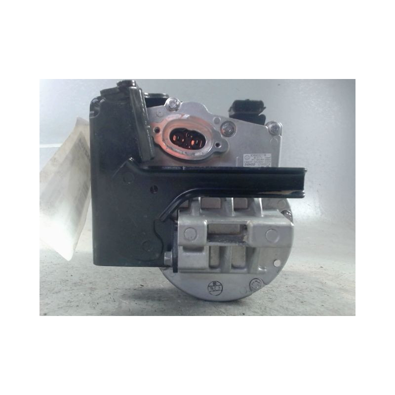 COMPRESSEUR AIR CONDITIONNE RENAULT CAPTUR