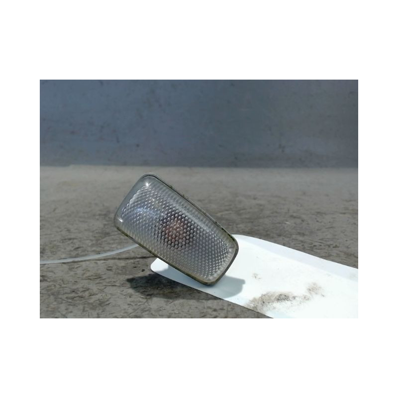 REPETITEUR AILE GAUCHE CITROEN SAXO -99