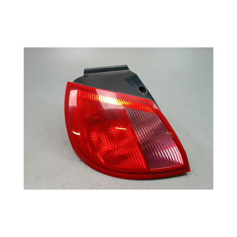 FEU ARRIERE GAUCHE  MITSUBISHI COLT