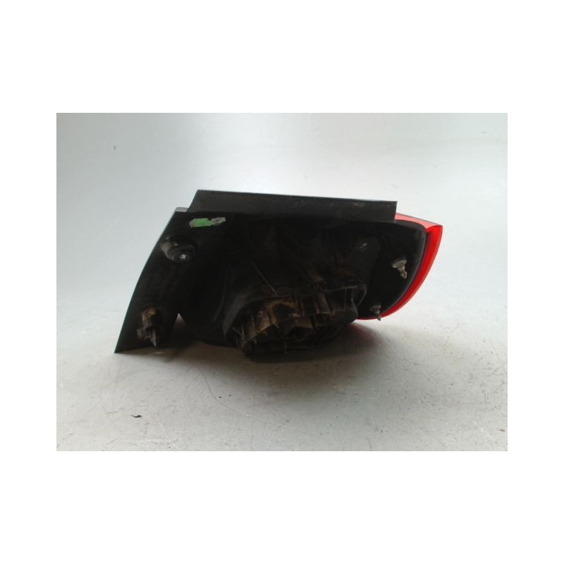 FEU ARRIERE GAUCHE  MITSUBISHI COLT