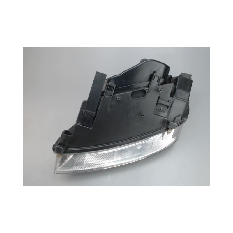 PHARE DROIT FORD FOCUS