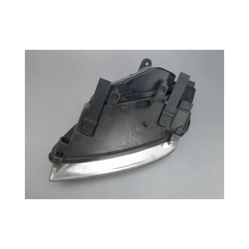 PHARE DROIT FORD FOCUS