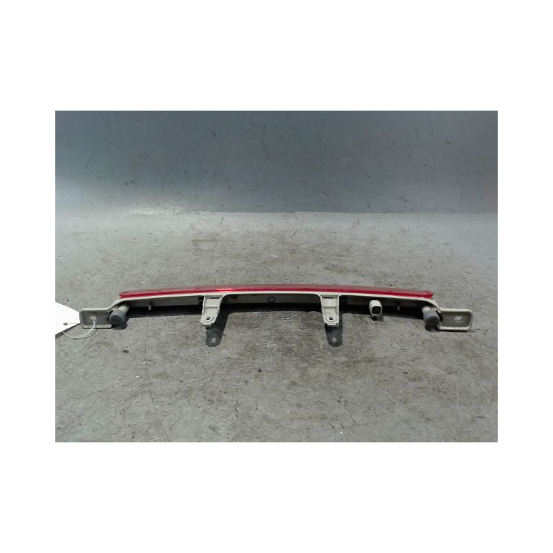 FEUX STOP SUPPLEMENTAIRE JEEP CHEROKEE 2004-