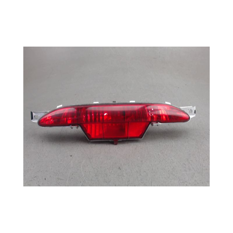FEU BROUILLARD CENTRAL ARRIERE PEUGEOT 208