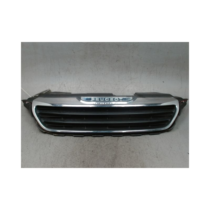 CALANDRE PEUGEOT 108
