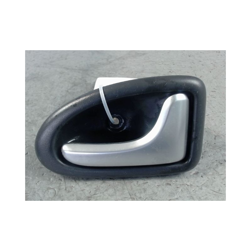 POIGNEE INTERIEURE PORTE AVANT DROIT RENAULT CLIO II CAMPUS 06-