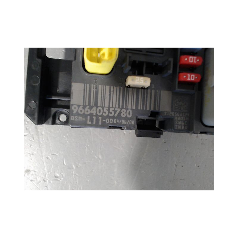 BOITE A FUSIBLES PEUGEOT 207 SW 2007-2013