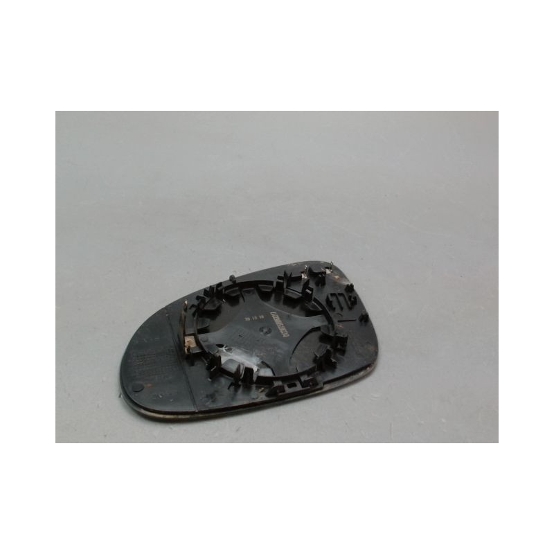 GLACE RETROVISEUR EXT D VOLKSWAGEN PASSAT BERL. V 2005-2010
