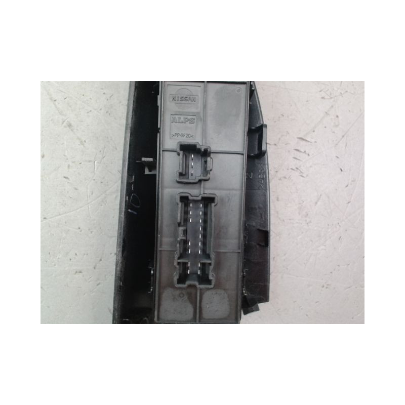 COMMANDE LEVE-GLACE PORTE AVG NISSAN JUKE Phase 1 2010-...