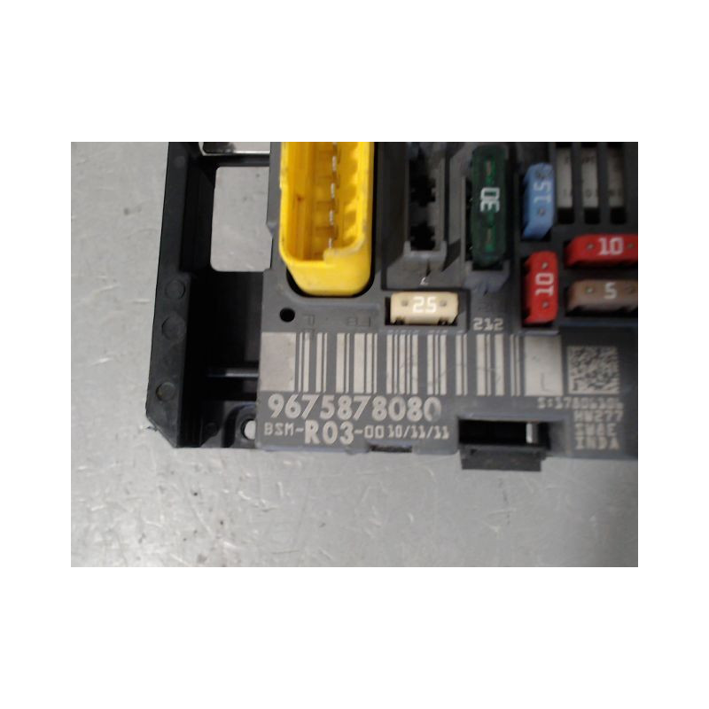 BOITE A FUSIBLES PEUGEOT EXPERT VITRE 2004-