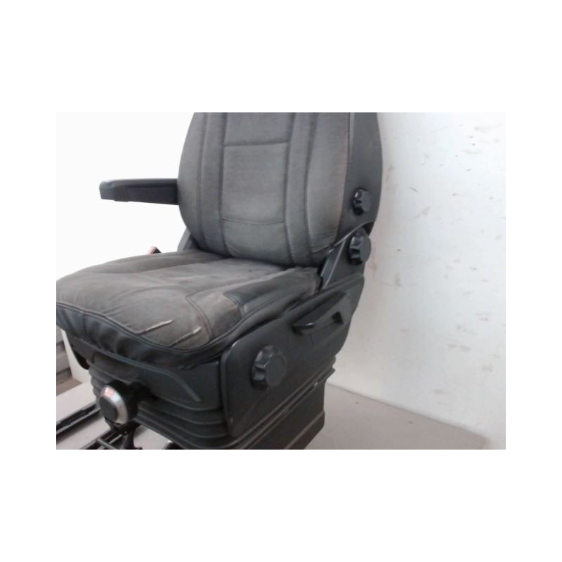 SIEGE AVANT GAUCHE IVECO 35S15