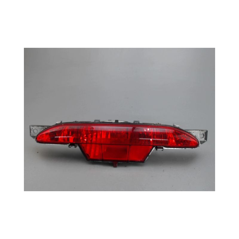 FEU BROUILLARD CENTRAL ARRIERE PEUGEOT 208