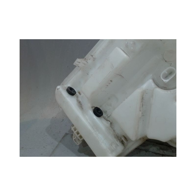 RESERVOIR LAVE-GLACE AVANT B.M.W. SERIE 1