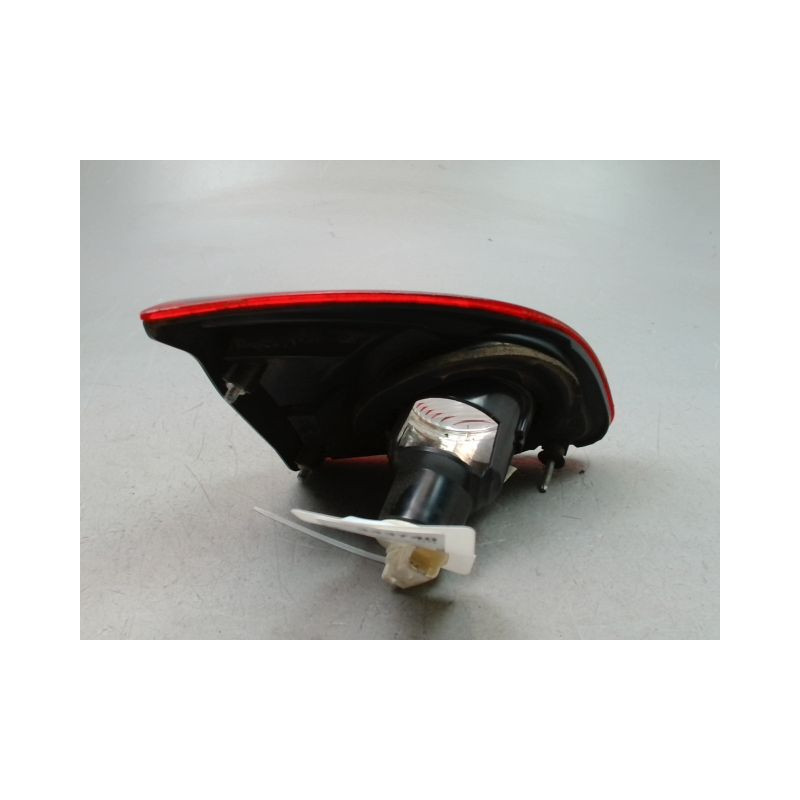 FEU ARRIERE INTERIEUR DROIT NISSAN QASHQAI BREAK I Phase 1 2007-2010