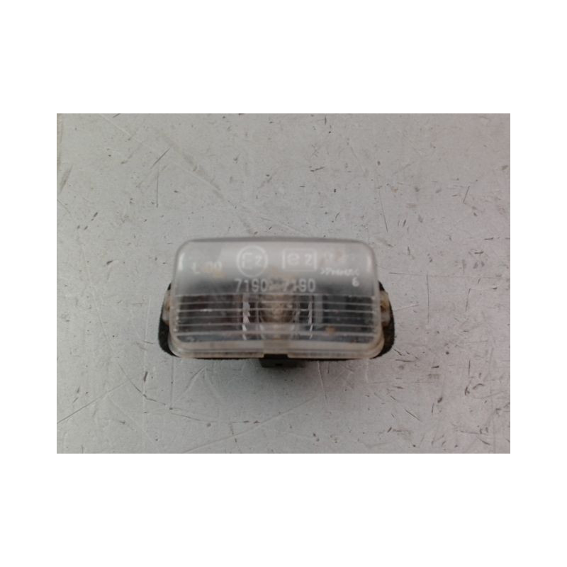ECLAIREUR PLAQUE DE POLICE DROIT PEUGEOT 207 2006-2013
