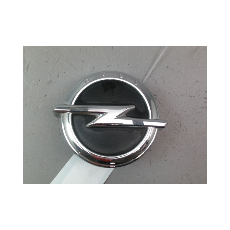 POIGNEE EXTERIEURE HAYON OPEL CORSA 2010-