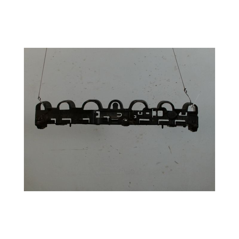 SUPPORT CENTRAL PARE-CHOC ARRIERE  RENAULT CLIO
