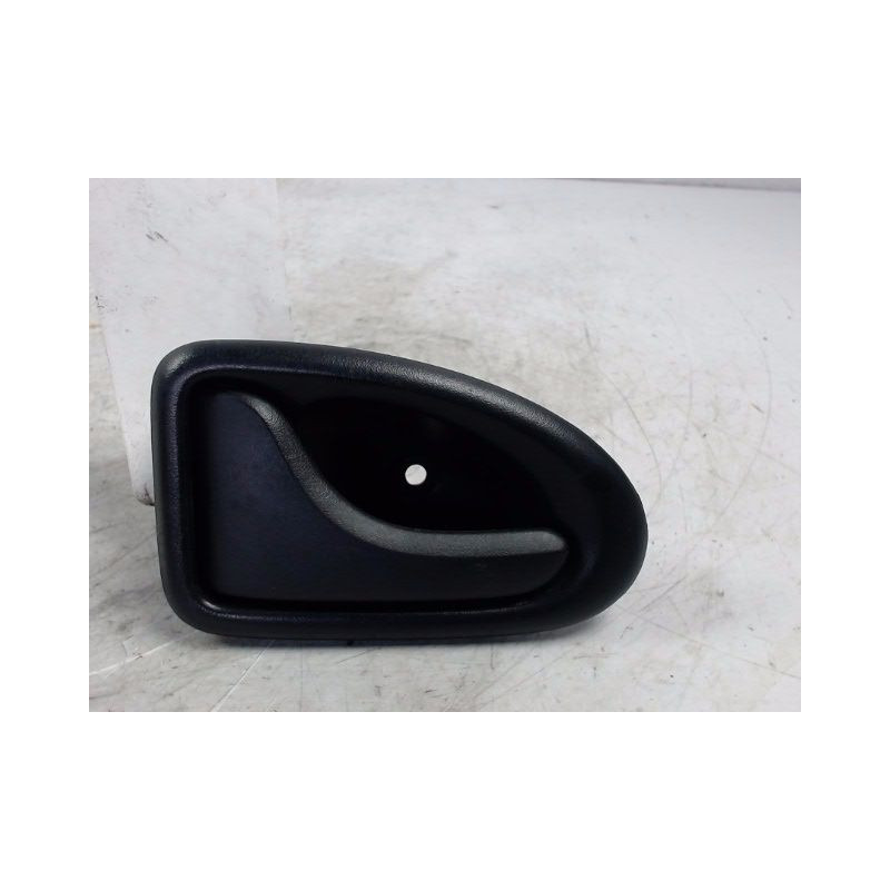 POIGNEE INTERIEURE PORTE AVANT GAUCHE DACIA LOGAN 4 P 05-08