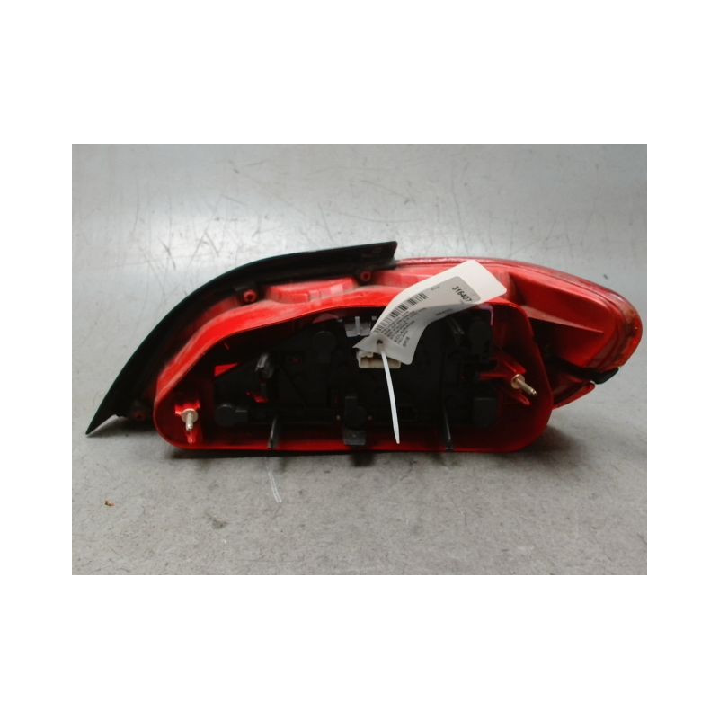 FEU ARRIERE GAUCHE  PEUGEOT 406 99-04