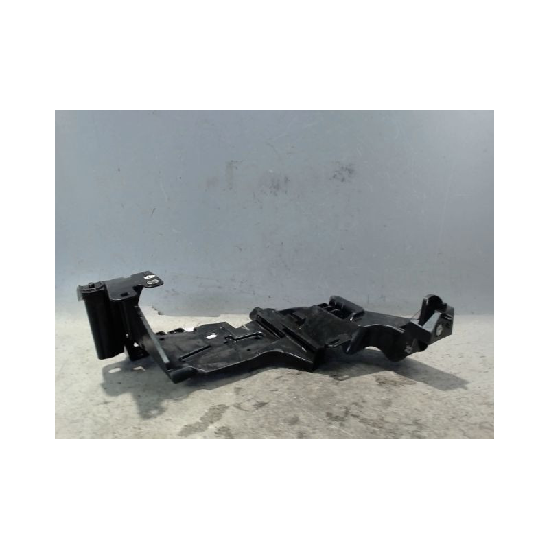 SUPPORT PHARE DROIT RENAULT MEGANE III ESTATE 09-