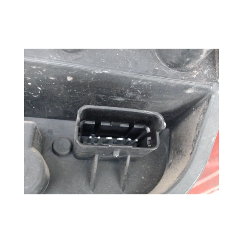 FEU ARRIERE GAUCHE  RENAULT CLIO