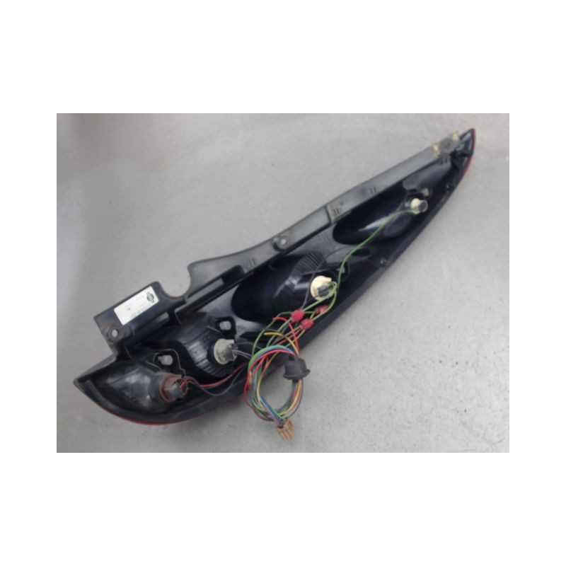 FEU ARRIERE GAUCHE  NISSAN ALMERA