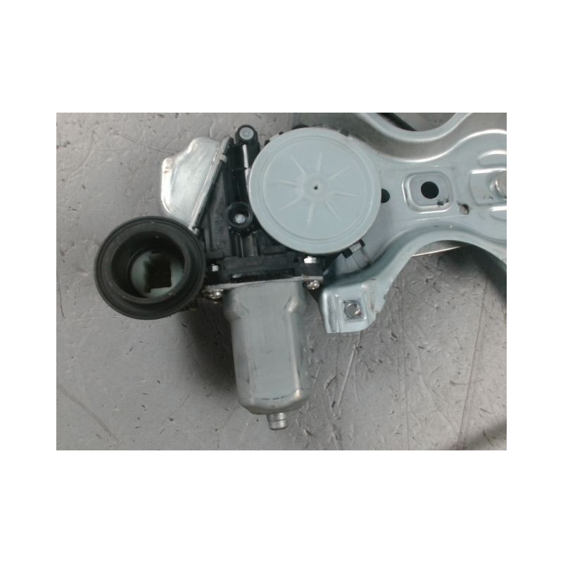 MECANISME+MOTEUR LEVE-GLACE AVANT GAUCHE TOYOTA YARIS 2003-