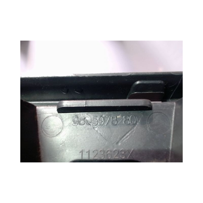SUPPORT CENTRAL PARE-CHOC ARRIERE  PEUGEOT 208
