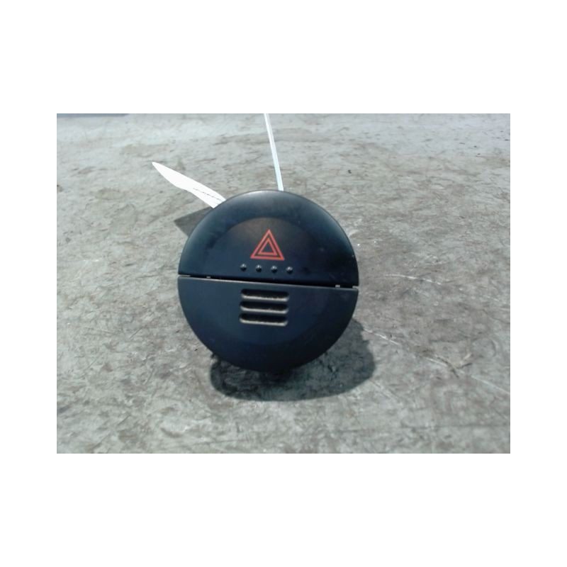 BOUTON DE WARNING NISSAN X-TRAIL