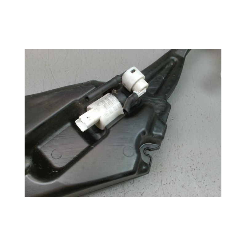 RESERVOIR LAVE-GLACE AVANT PEUGEOT 308 2011-