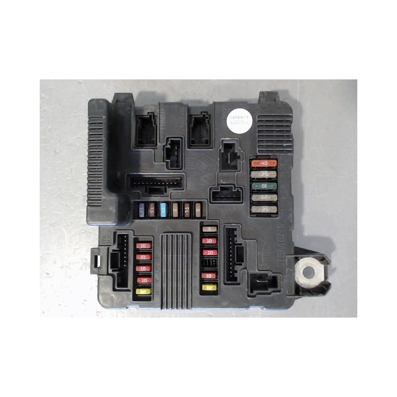 BOITE A FUSIBLES RENAULT SCENIC MONOSP. II Phase 1 2003-2006