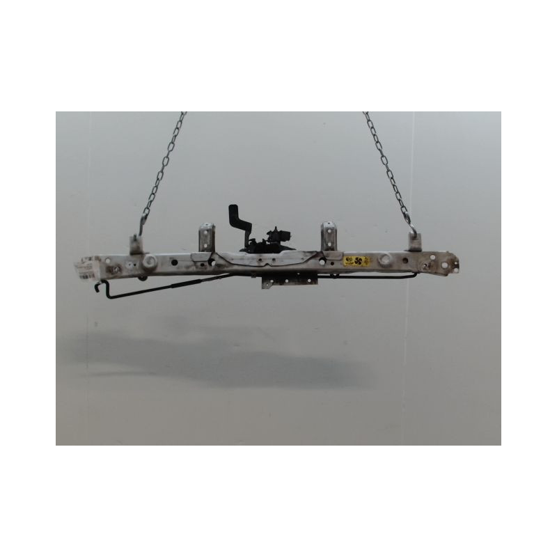 TRAVERSE SUPERIEURE ARMATURE AVANT NISSAN JUKE Phase 1 2010-...