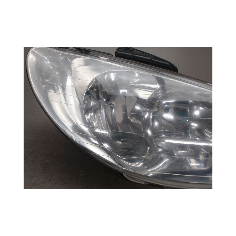 PHARE DROIT PEUGEOT 206