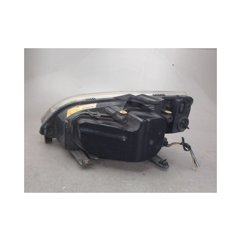 PHARE DROIT FORD FOCUS