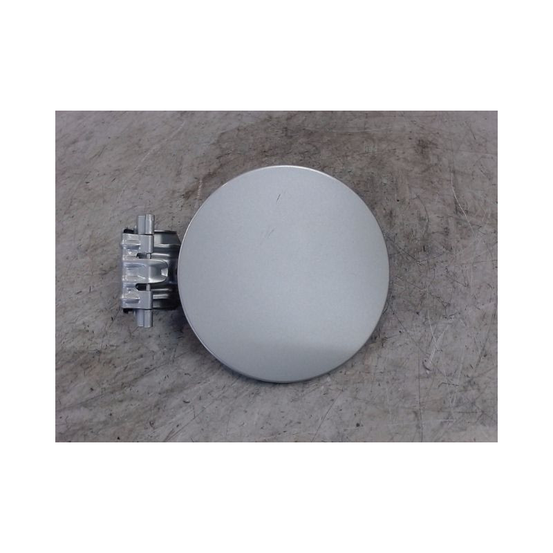VOLET DE TRAPPE CARBURANT TOYOTA YARIS