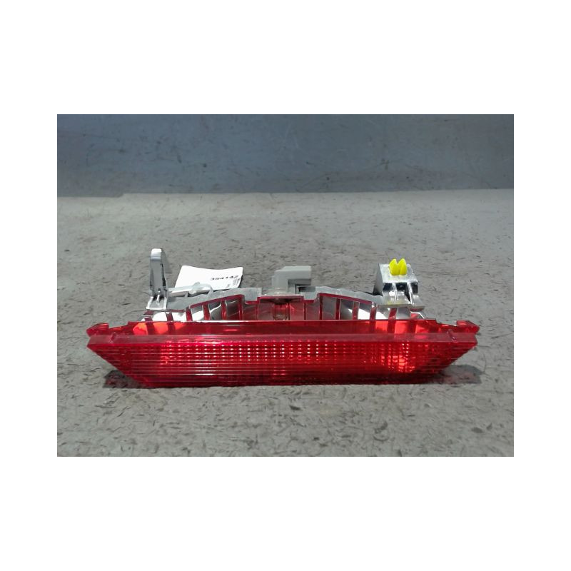FEUX STOP SUPPLEMENTAIRE TOYOTA YARIS 2003-